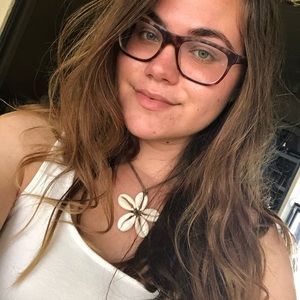 Meet your Posher, Elyse